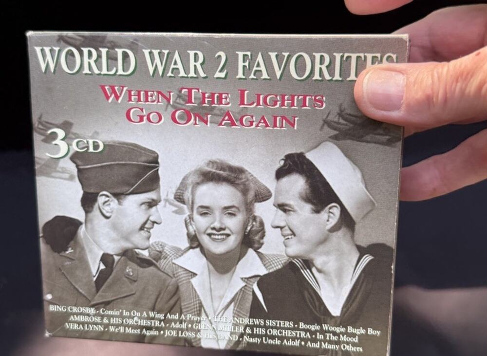 New Sealed When the Lights Go on Again World War II Favorites 3 CD Box Set EUC -
